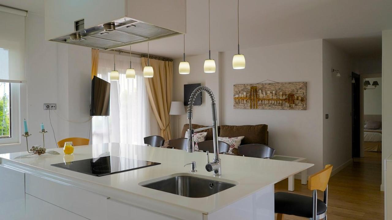 Apartamentos Ciudad De Petra Santillana del Mar Extérieur photo