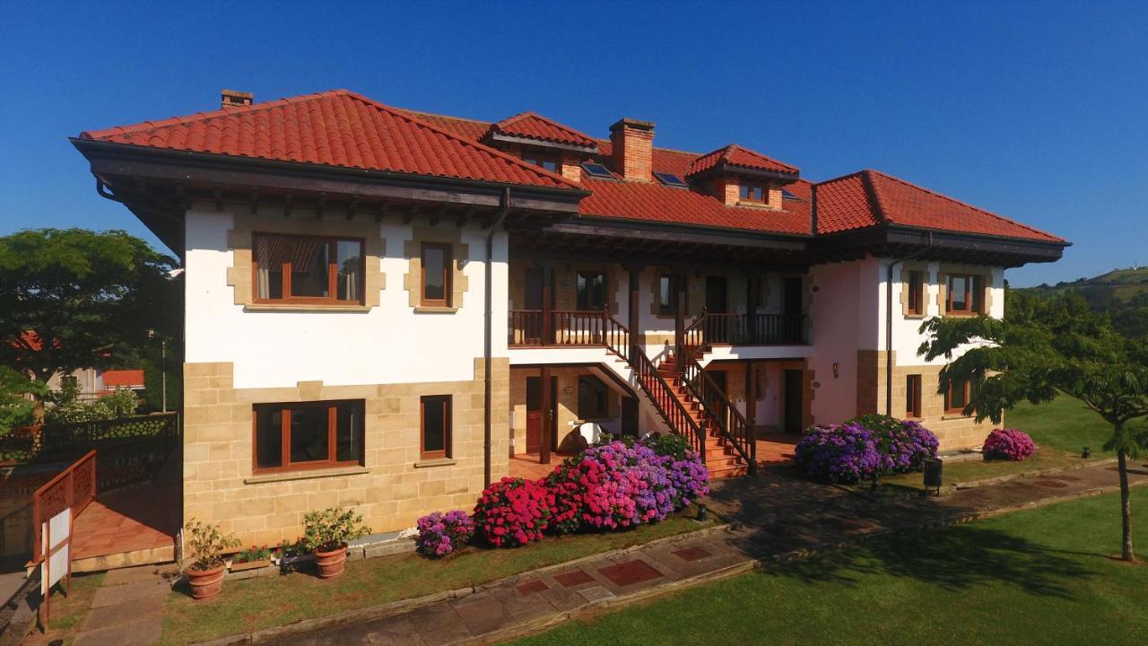 Apartamentos Ciudad De Petra Santillana del Mar Extérieur photo
