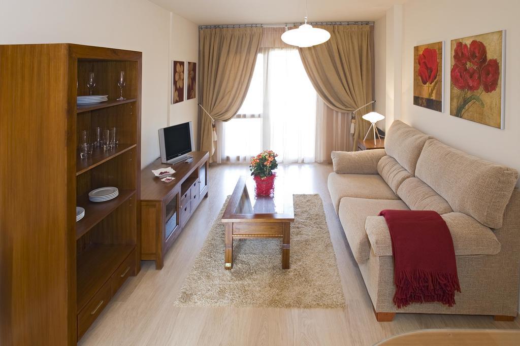 Apartamentos Ciudad De Petra Santillana del Mar Chambre photo