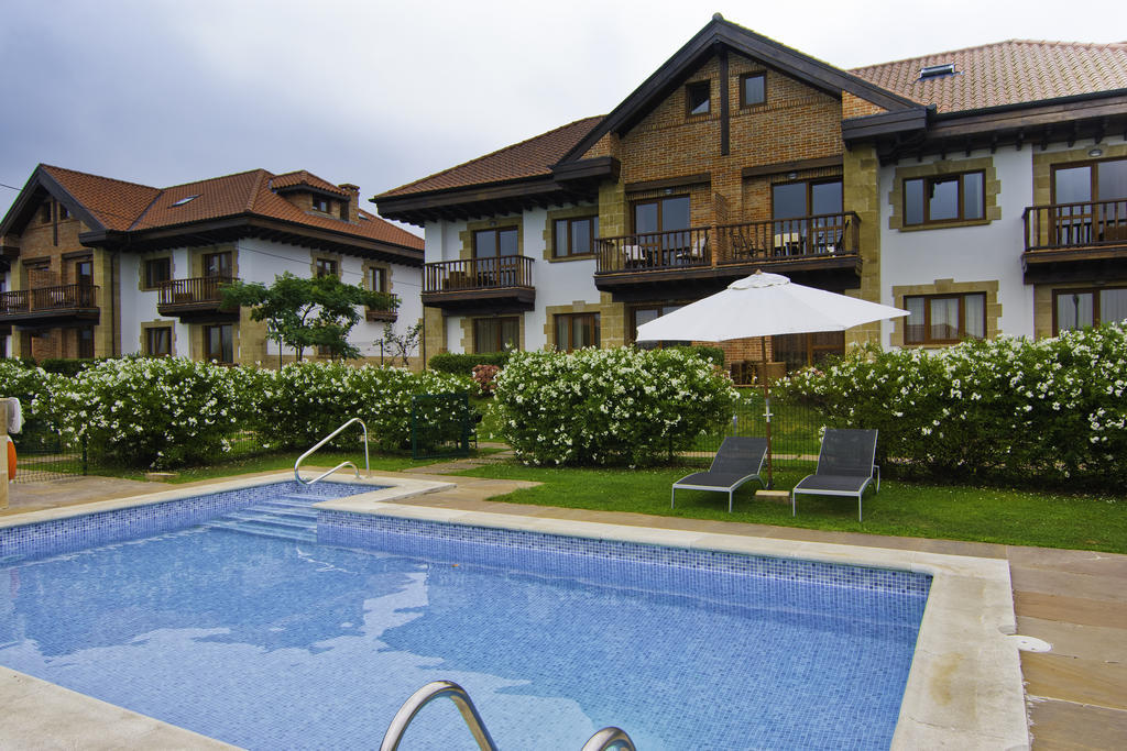 Apartamentos Ciudad De Petra Santillana del Mar Extérieur photo