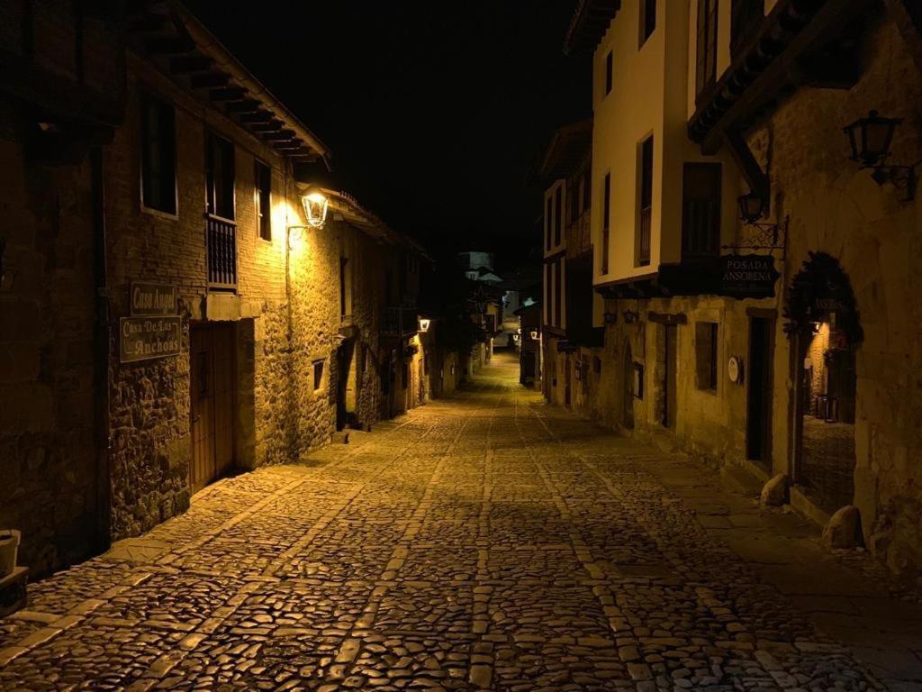 Apartamentos Ciudad De Petra Santillana del Mar Extérieur photo
